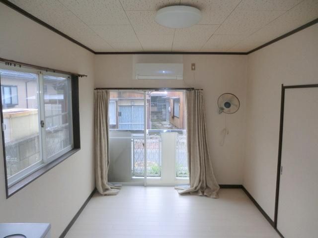 1K Apartment for Rent in Fukaya, Saitama - No Deposit, Cat Negotiable - Thumbnail 2
