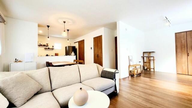 Modern 4SLDK House with Carport in Otaru, Hokkaido - Thumbnail 3