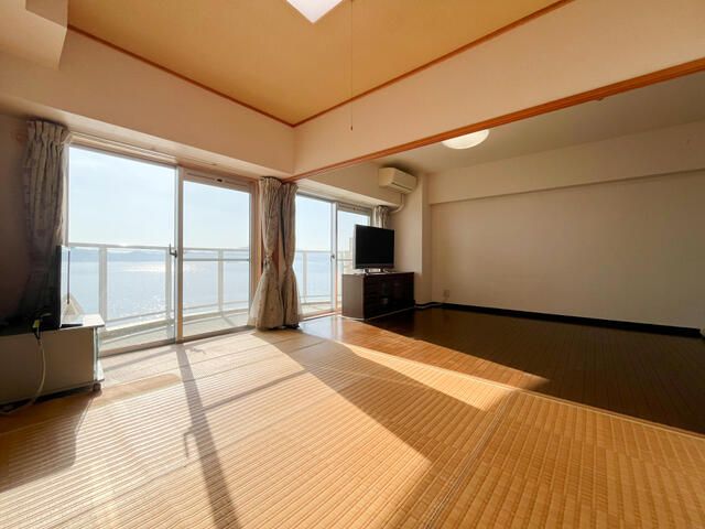 2LDK Resort Condo with Hot Spring & Pool in Miyazu, Kyoto - Thumbnail 4