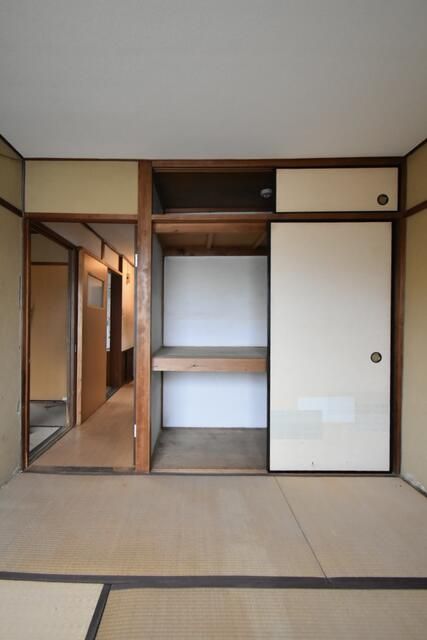 2DK Apartment for Sale in Toyonaka, Osaka - Near Hotarugaike Station - Thumbnail 4