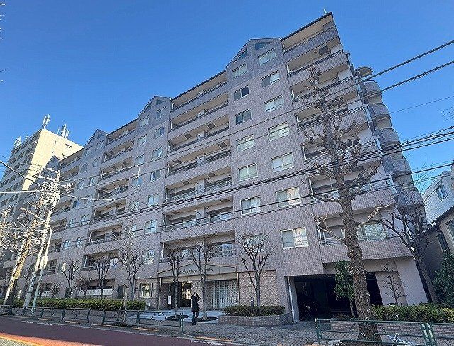 Renovated 3LDK Apartment for Sale in Shibuya, Tokyo - Thumbnail 2