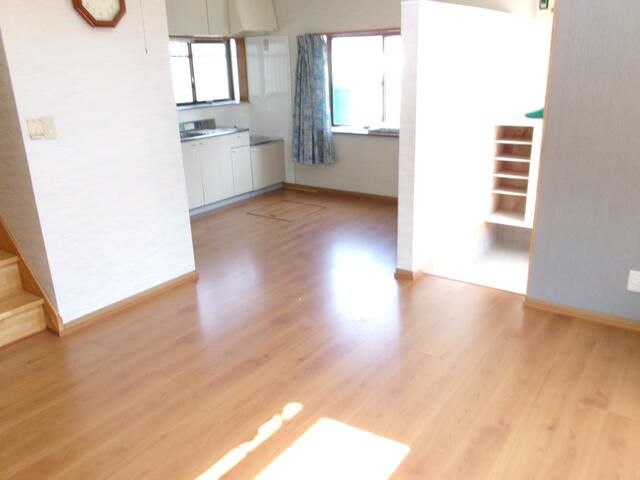 3DK Resale House for Sale in Hokota, Ibaraki - Thumbnail 2