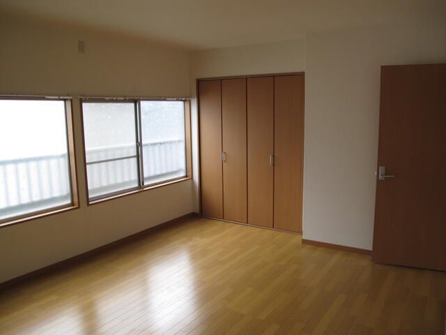 4DK Detached House for Sale in Shijonawate, Osaka - Investment Property - Thumbnail 2