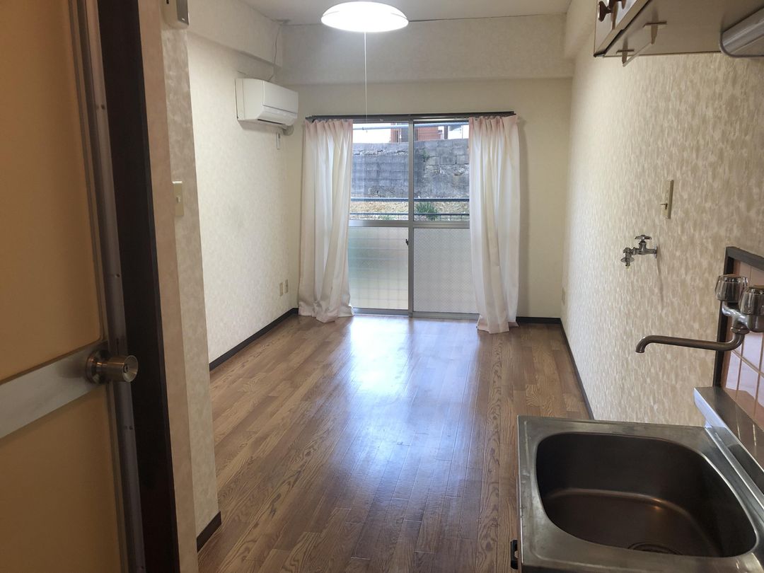 1K Apartment for Rent in Nagasaki City, Nagasaki - Thumbnail 2