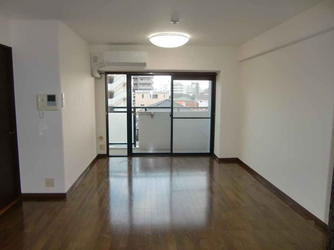 2LDK Apartment for Sale in Central Saga City, Saga Prefecture - Thumbnail 4