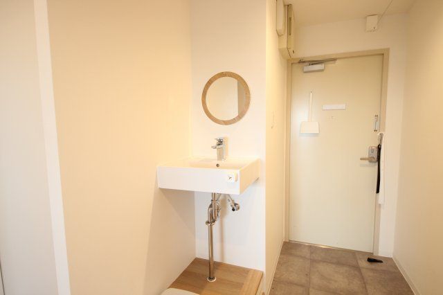 One-Room Apartment for Sale in Otsu with Lake Biwa Views - Thumbnail 3