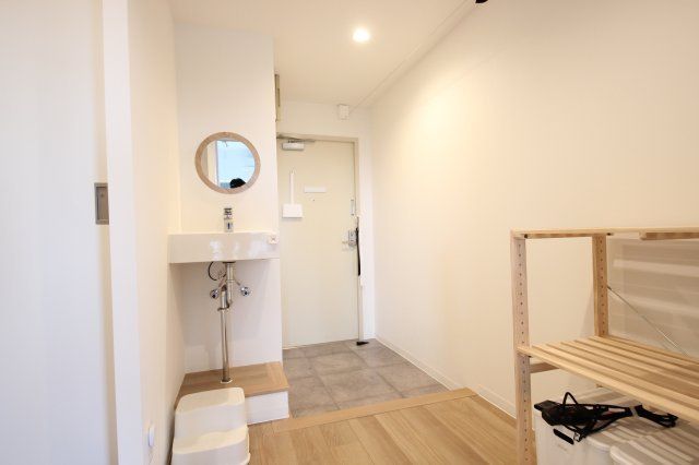 One-Room Apartment for Sale in Otsu with Lake Biwa Views - Thumbnail 2