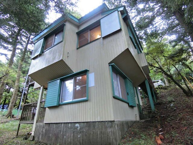 2LDK House for Sale in Izu City, Shizuoka - 539 sqm Land - Image 1