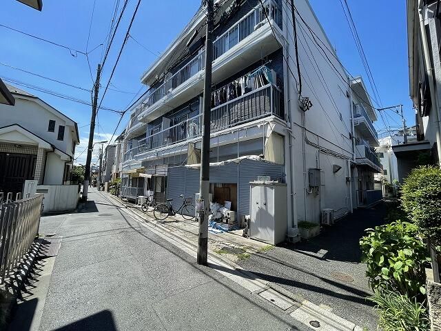 Renovated 1DK Apartment in Quiet Kita Ward, Tokyo - Thumbnail 2
