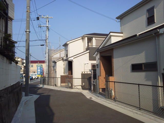 Affordable 3DK Wooden House for Rent in Kobe's Tarumi Ward - Image 1