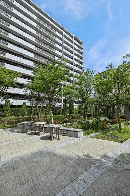 4LDK Top-Floor Apartment for Sale in Chiba New Town - Thumbnail 4
