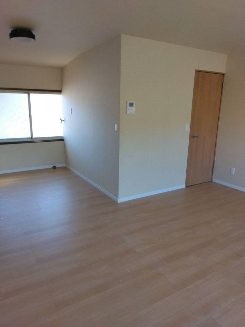 Renovated 1R Apartment for Rent in Tosa-Shimizu, Kochi - Thumbnail 2