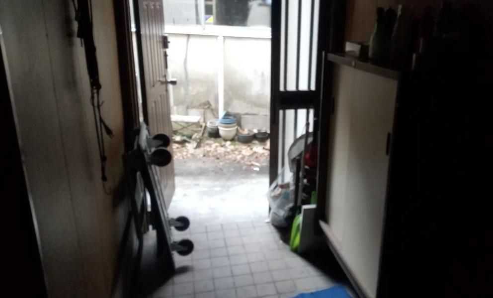 1964 Wooden House for Sale in Hiroshima's Higashi Ward - Thumbnail 3