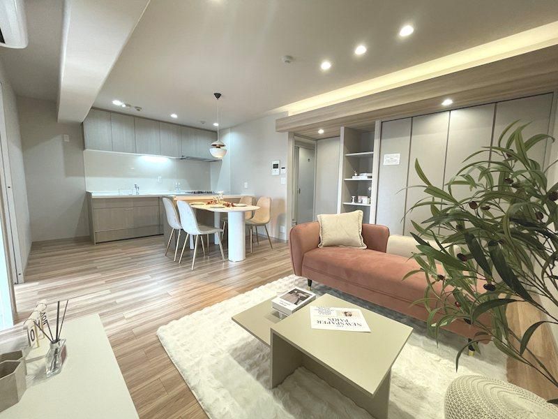 Renovated 3LDK Apartment in Hirakata, Osaka with River Views - Thumbnail 4