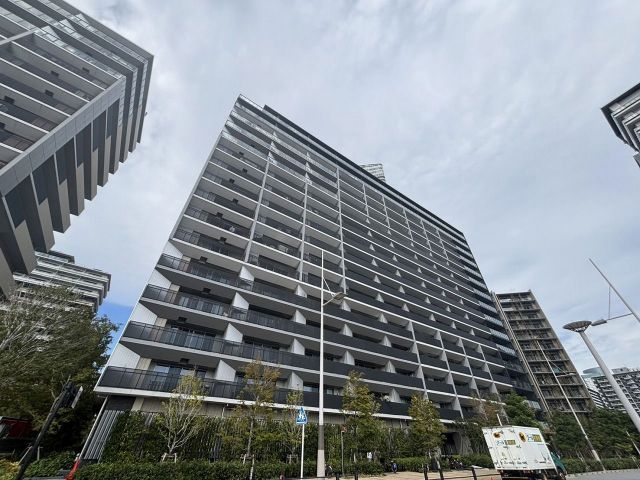 2023-Built 3LDK Apartment in Harumi Flag Park Village, Tokyo - Image 1