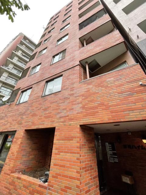 Studio Apartment for Sale in Shinjuku, Tokyo - Investment Property - Image 1