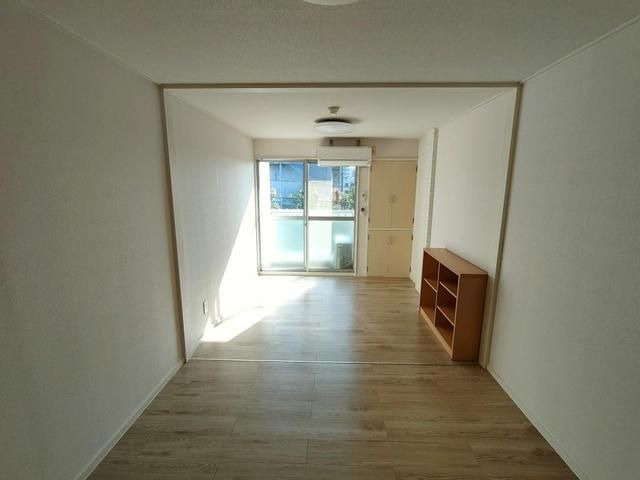 Compact 1R Apartment for Rent in Quiet Hamamatsu Neighborhood - Thumbnail 4