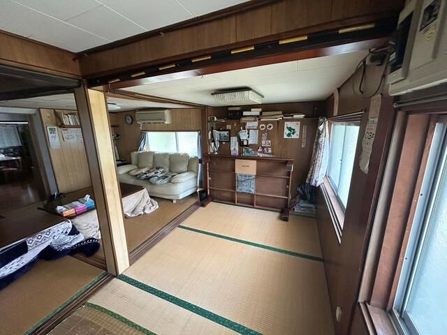 9DK Seaside House for Sale Near Saiki, Oita - Akiya Bank Property - Thumbnail 3