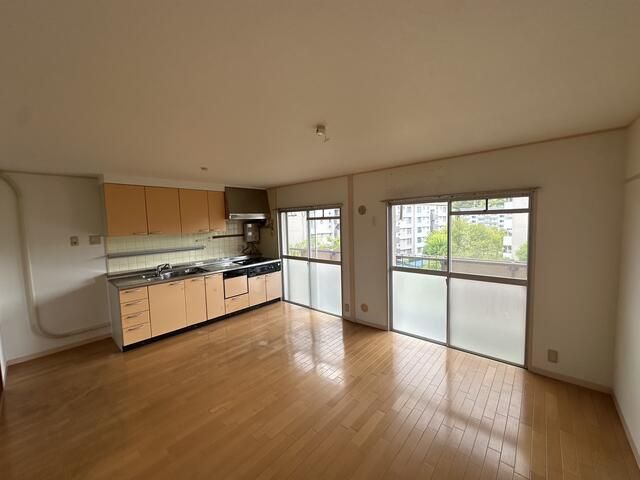 2LDK Apartment for Sale in Hirakata, Osaka - 499万円 - Thumbnail 4
