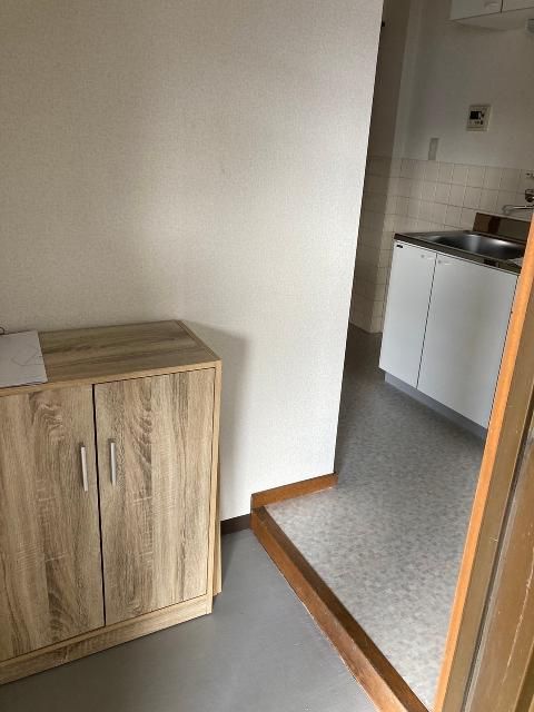 Renovated 1R Apartment for Rent near JR Takatsuki Station, Osaka - Thumbnail 2