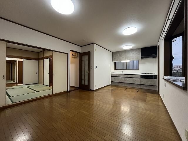 Renovated 5LDK House on 150 Tsubo Land in Shimotsuma, Ibaraki - Thumbnail 3