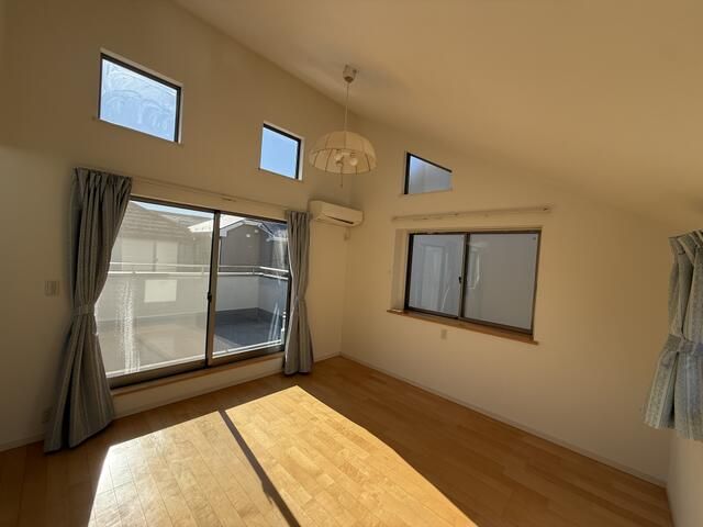 4LDK House with Mount Fuji View in Yokohama's Suzukino - Thumbnail 3