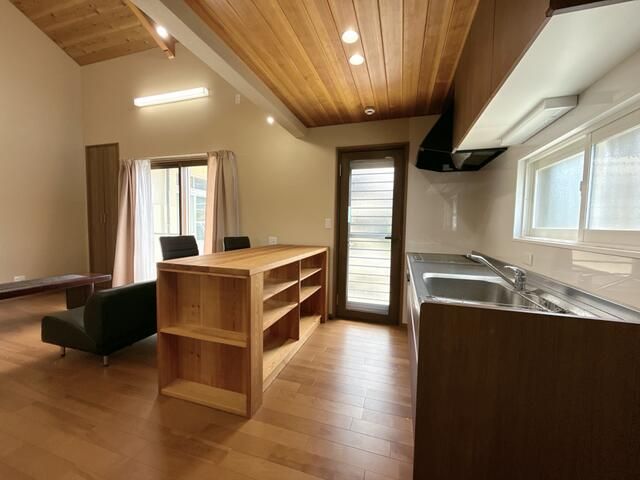4LDK Detached House in Matsuyama with Loft and Parking - Thumbnail 3