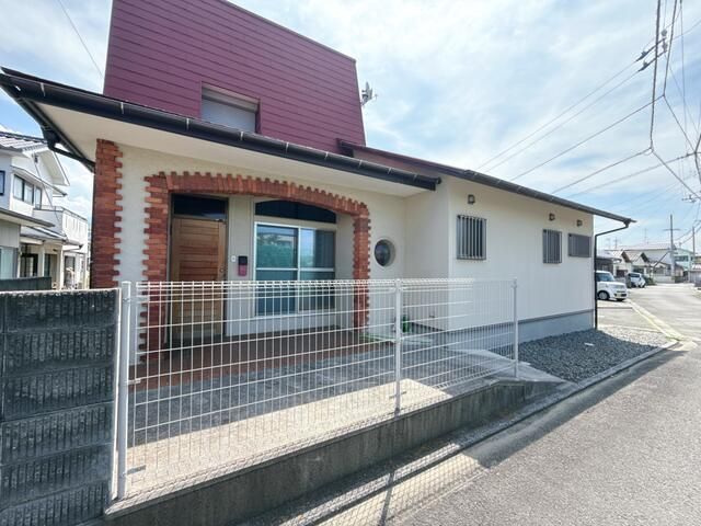 4LDK Detached House in Matsuyama with Loft and Parking - Thumbnail 2