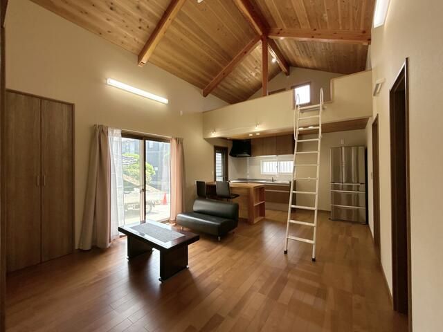 4LDK Detached House in Matsuyama with Loft and Parking - Thumbnail 4
