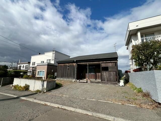 Cafe-Style 3SLDK House in Sapporo with New Water Heater - Thumbnail 2