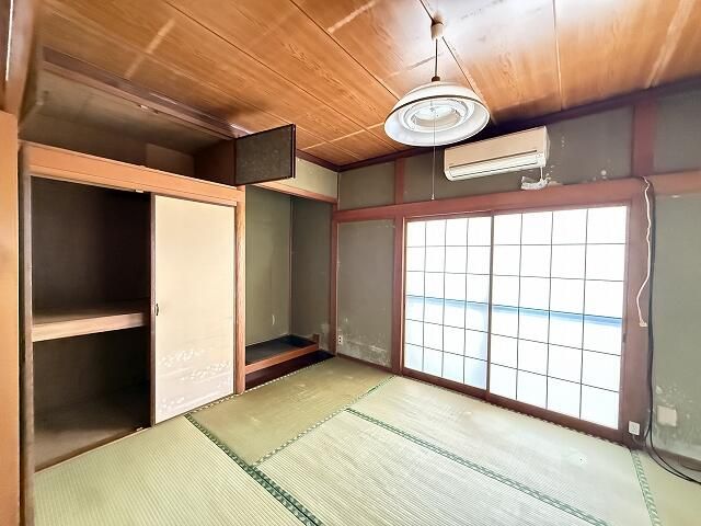 5DK Detached House in Quiet Matsuyama Residential Area - Thumbnail 4