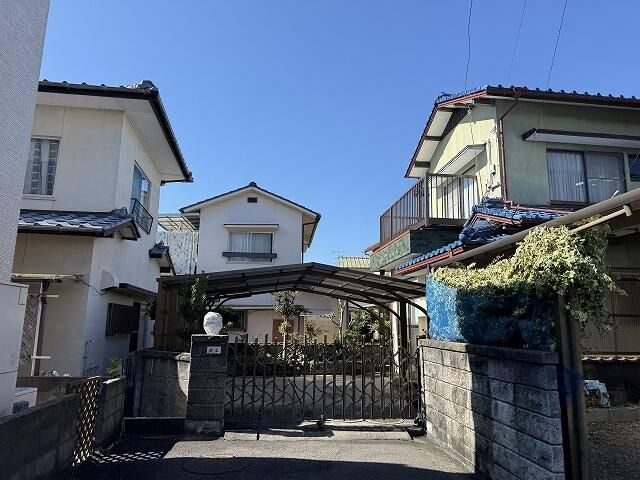 5DK Detached House in Quiet Matsuyama Residential Area - Thumbnail 2