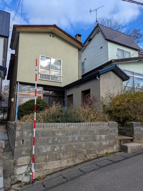 4LDK Wooden House for Sale in Quiet Otaru Neighborhood - Thumbnail 2