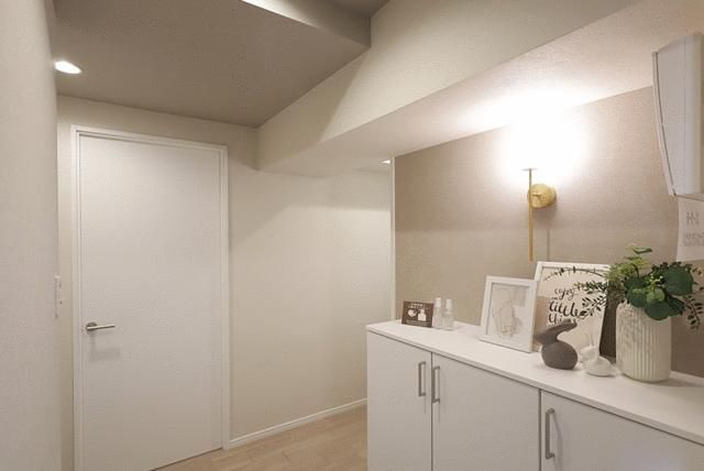 Renovated 3LDK Apartment for Sale in Osaka Tsurumi Ward - Thumbnail 3