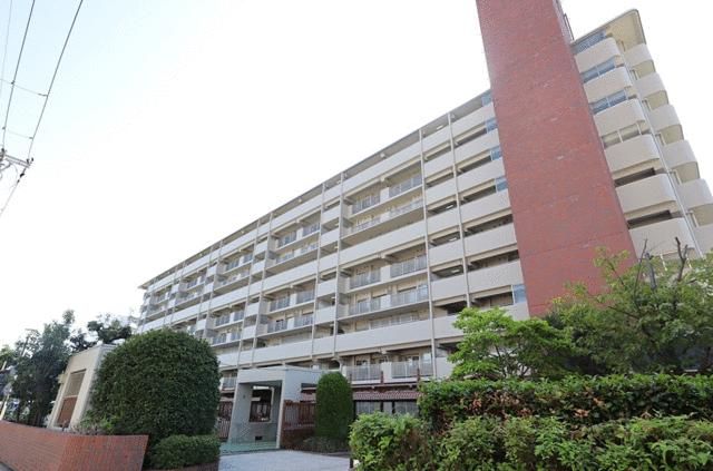 Renovated 3LDK Apartment for Sale in Osaka Tsurumi Ward - Thumbnail 2