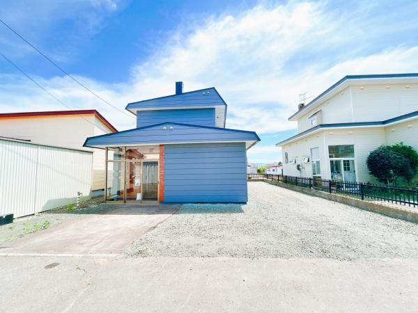 Renovated 4LDK House in Kitami, Hokkaido with New Kitchen & Bath - Thumbnail 2