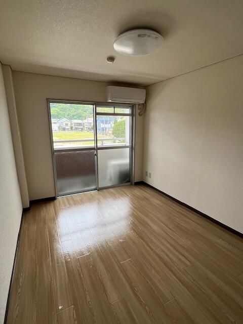 Affordable 1R Apartment for Rent in Himeji, Hyogo - 25,000 Yen - Thumbnail 2