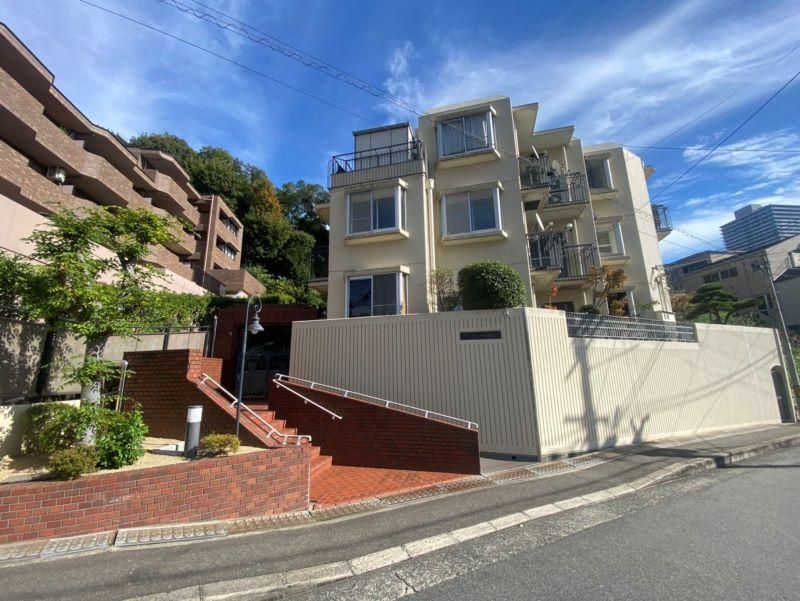 4LDK Apartment for Sale near JR Takatsuki Station, Osaka - Thumbnail 2