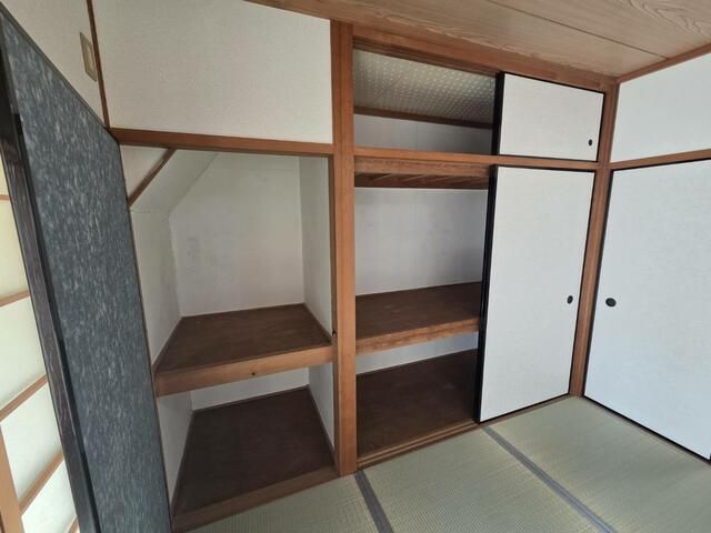 Terrace House for Rent in Toyonaka, Osaka - 2DK, Quiet Area - Thumbnail 4