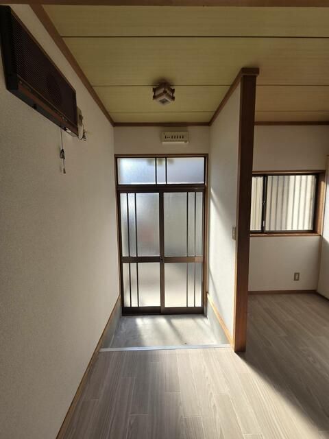Terrace House for Rent in Toyonaka, Osaka - 2DK, Quiet Area - Thumbnail 3