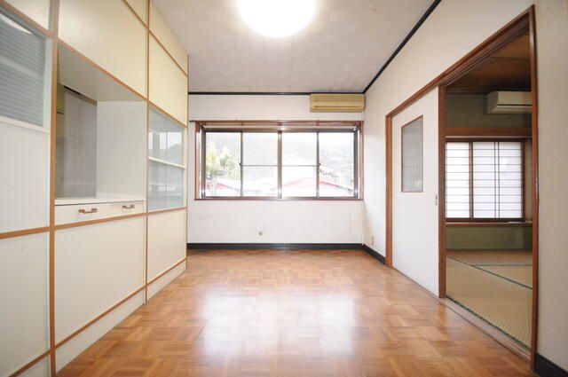 5LDK Two-Generation House for Sale in Sagamihara, Kanagawa - Thumbnail 4