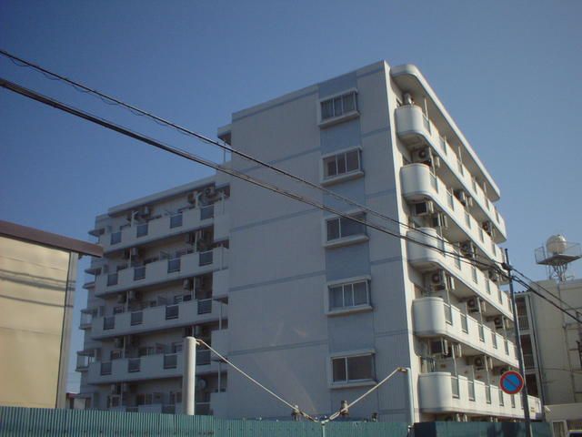 1K Apartment with Huge Balcony for Sale near Minami-Fukushima Station - Thumbnail 2
