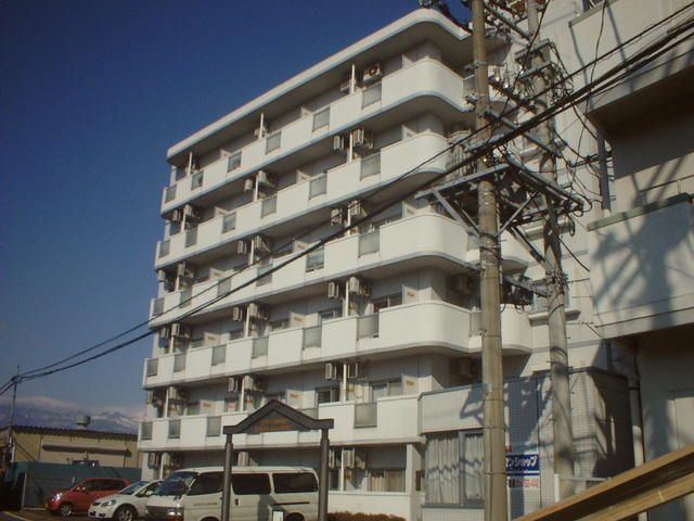 1K Apartment with Huge Balcony for Sale near Minami-Fukushima Station - Thumbnail 3