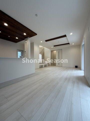 New 3SLDK House for Sale in Hiratsuka with Multi-Skip Design - Thumbnail 2