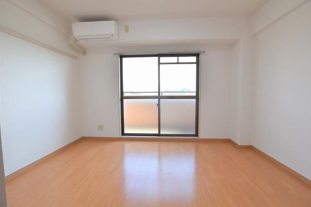 1K Apartment for Rent in Suita, Osaka - 41,000 Yen - Thumbnail 4