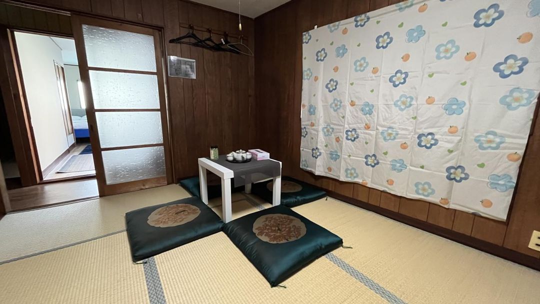 Renovated 2LDK House for Sale in Higashinari, Osaka - Thumbnail 4