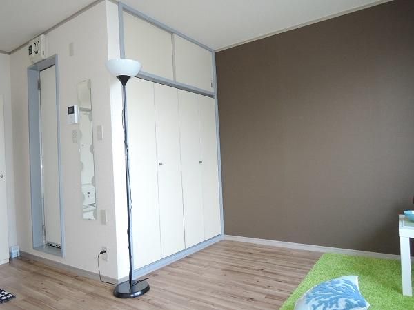Clean 1R Apartment for Rent in Hamura, Tokyo - 22,000 Yen - Thumbnail 4
