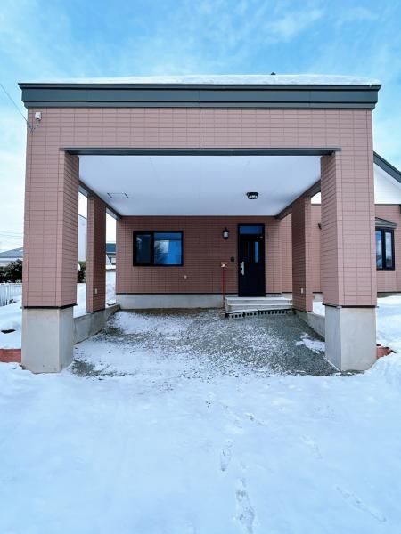 5LDK House for Sale in Quiet Takanosu, Hokkaido - 139.9M Yen - Thumbnail 2