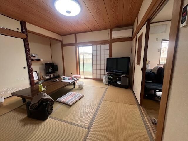 4LDK Wooden House for Sale in Sakai, Osaka - 15,000,000 JPY - Thumbnail 3