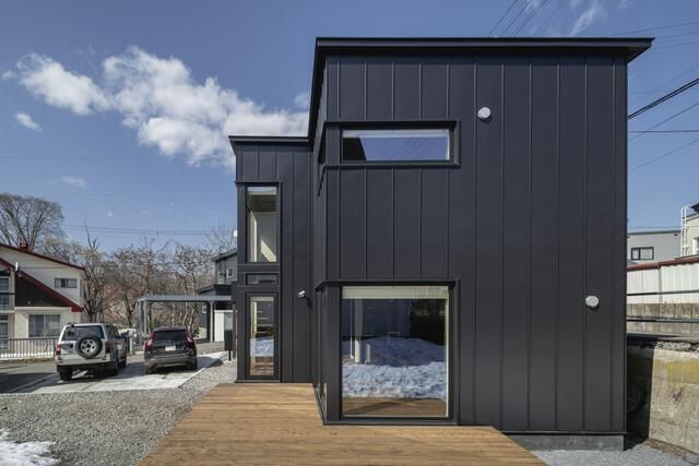 Cafe-Style Corner Lot House in Otaru, Hokkaido - 3LDK - Image 1